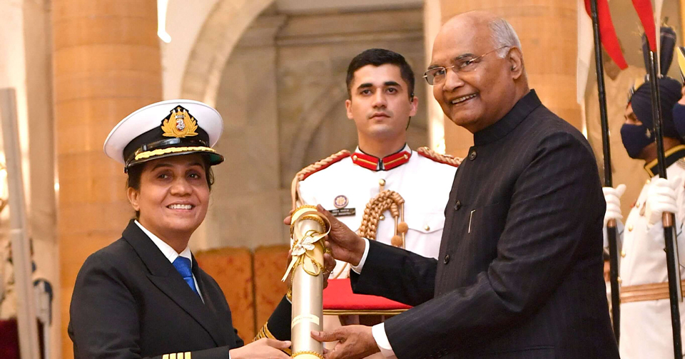 Capt.Radhika Menon receives the Nari Shakti Puraskar 2021