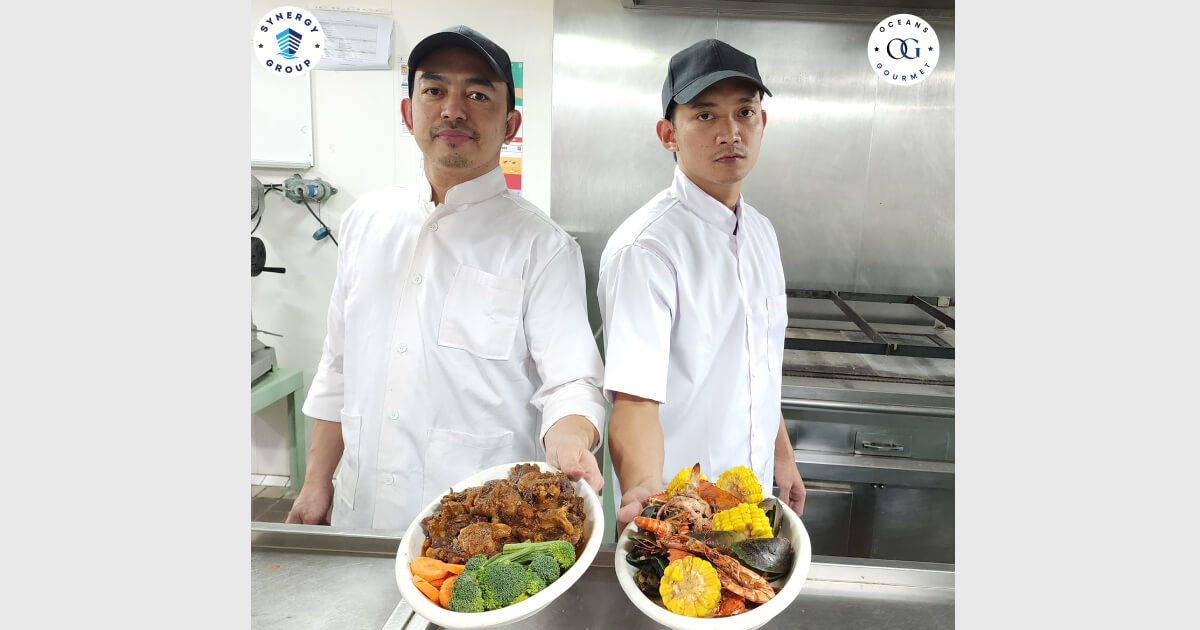 Life in the galley of the “NORD PENGUIN” – Eric and Earl